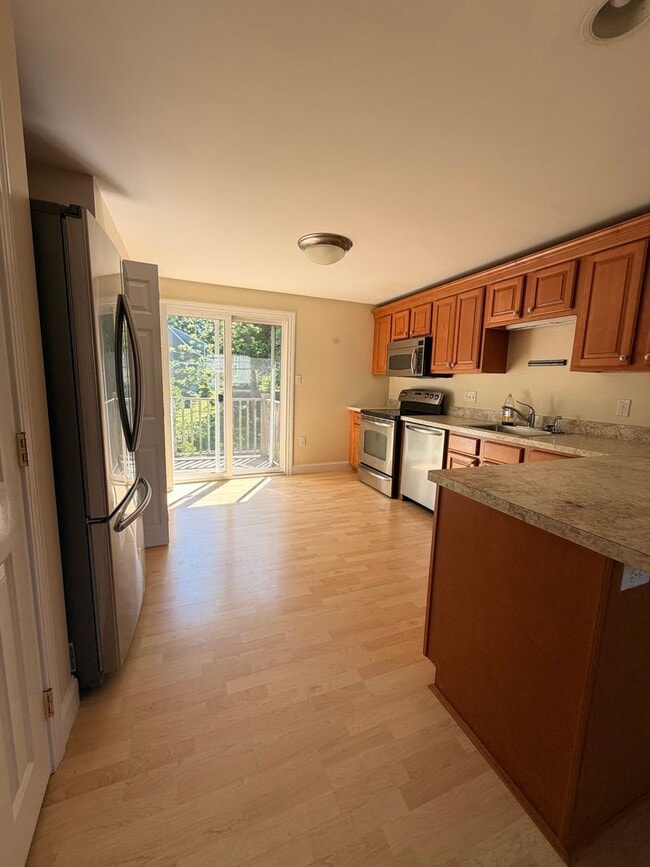 Building Photo - 5 Philbrick Ln