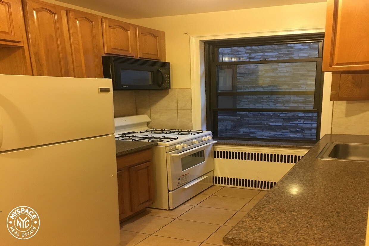 Primary Photo - 2330 Ocean Ave