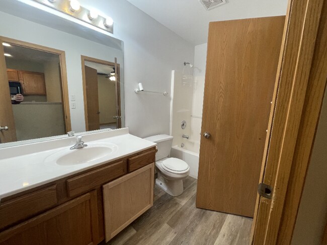 Foto del edificio - 1417-1417 Barnwood Dr