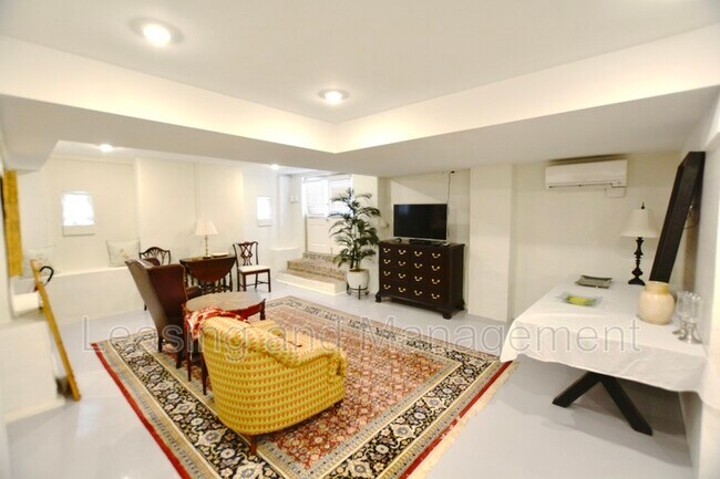 Building Photo - 120 S Battery St