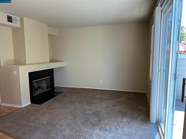 Building Photo - 3505 Coyote Cir