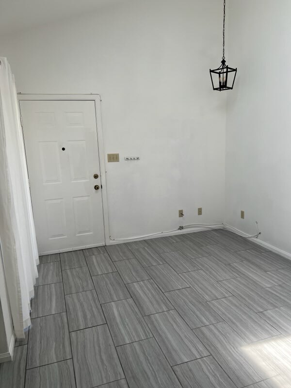 Foto del edificio - 1436 E 8th St