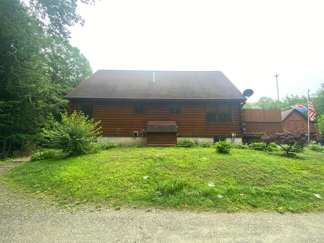 Foto del edificio - 2233 Middle Rd