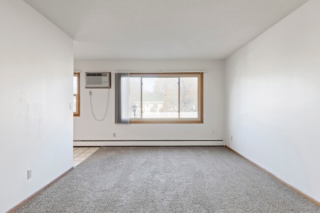 Building Photo - 2M Apartments