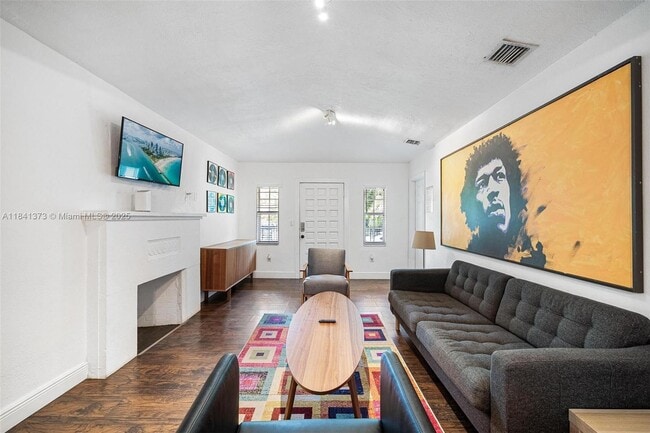 Foto del edificio - 154 NW 45th St