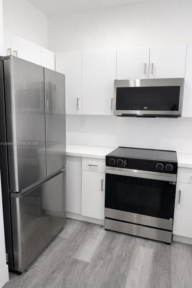 Foto del edificio - 17820 NW 73rd Ave