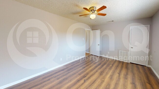 Foto del edificio - 722 Prairie Creek Dr
