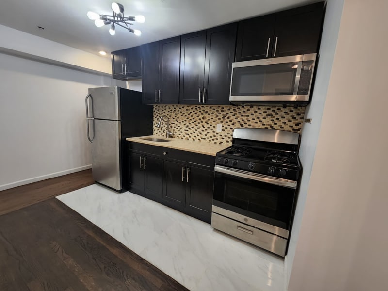 Building Photo - 131 B121st St