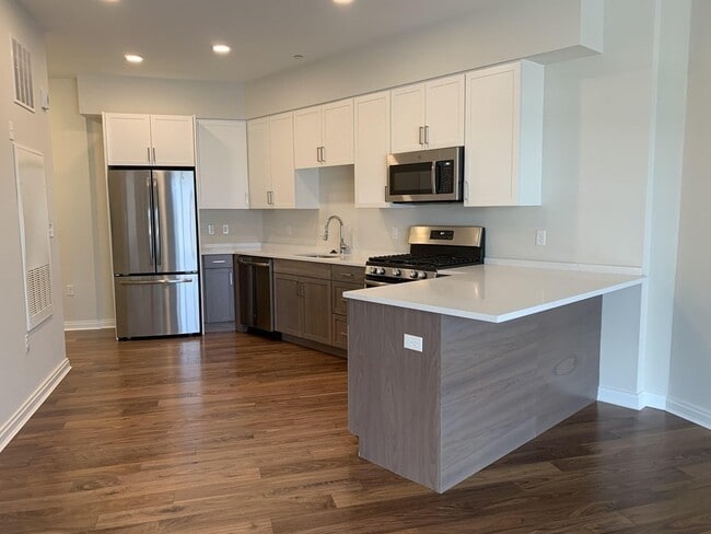 Building Photo - 3531 Washington St