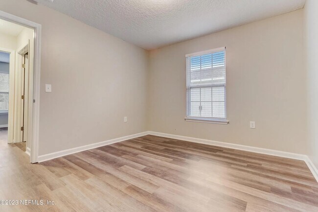 Building Photo - 858 Avery St