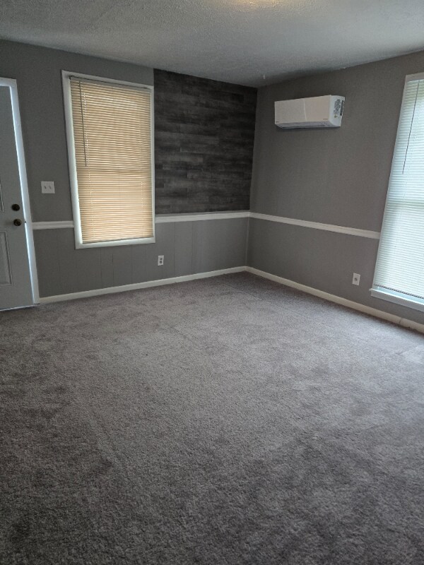 Building Photo - 2123 Highland Ave