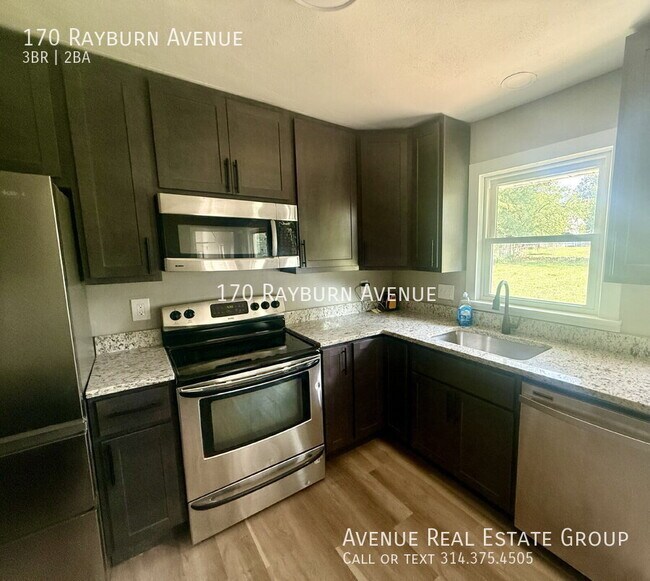 Foto del edificio - 170 Rayburn Ave