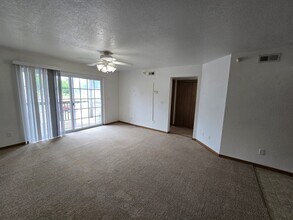Building Photo - 611 Johnson St