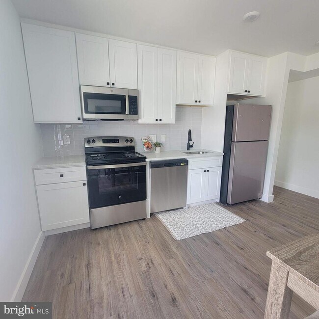 Foto del edificio - 324 61st St NE