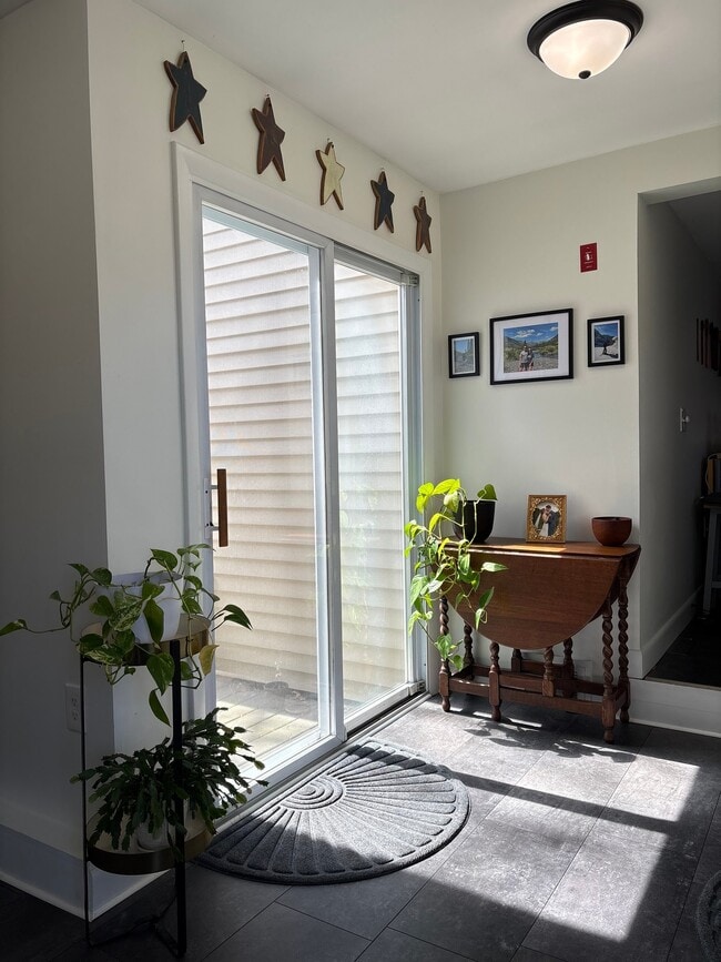 Foto del edificio - 8 Carter Rd