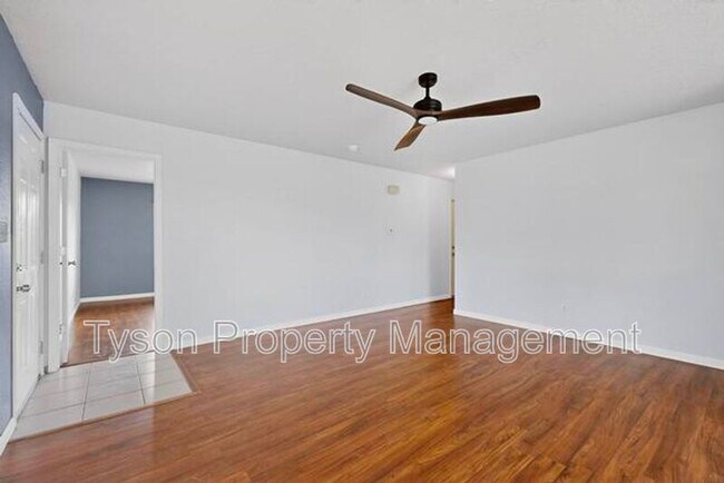 Foto del edificio - 11015 Connemara Dr SW