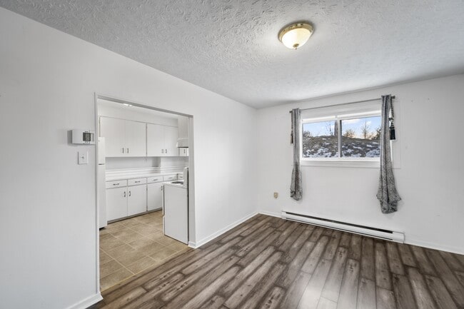 Building Photo - 6 Sundial Pl