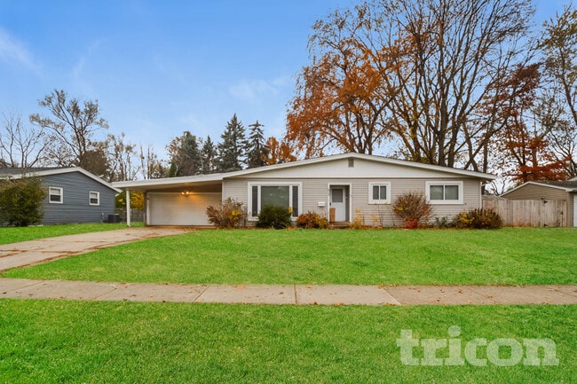 Building Photo - 625 E MacArthur Dr