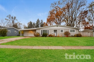 Building Photo - 625 E MacArthur Dr