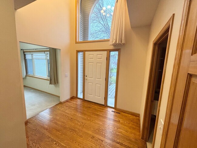 Foto del edificio - 15014 Valley View Pl