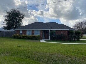 Building Photo - 18740 Hammond St