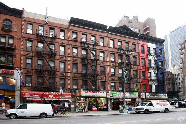Building Photo - 321 W 42nd St