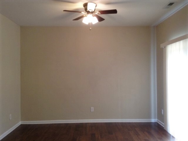Building Photo - 1065 Willow Wind Drive