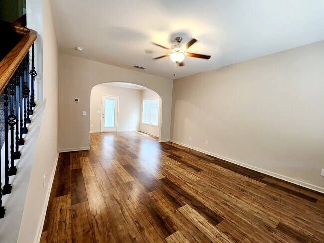 Building Photo - 542 Sunflower Dr