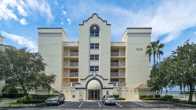 Building Photo - 7048 Sevilla Ct