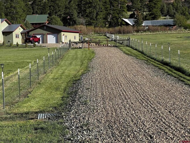 Foto del edificio - 420 Ponderosa Dr