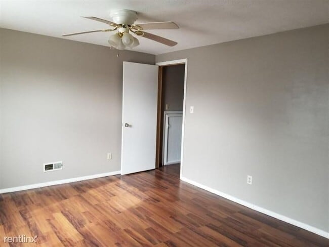 Building Photo - 3 br, 1.5 bath House - 311 Rotary Rd