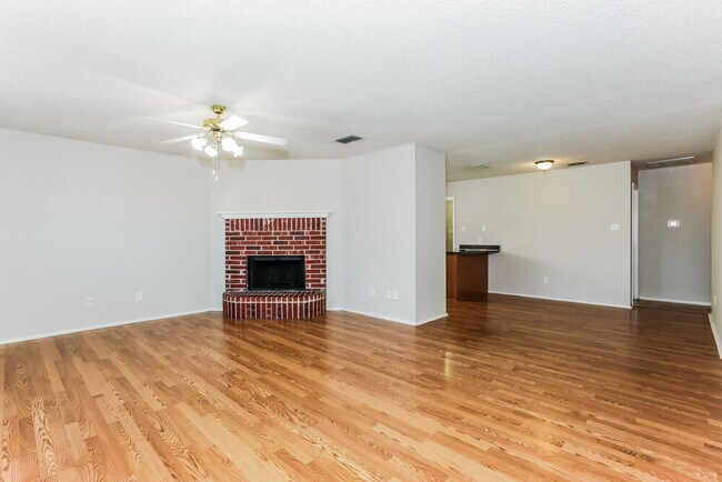 Foto del edificio - 617 Sawyer Dr