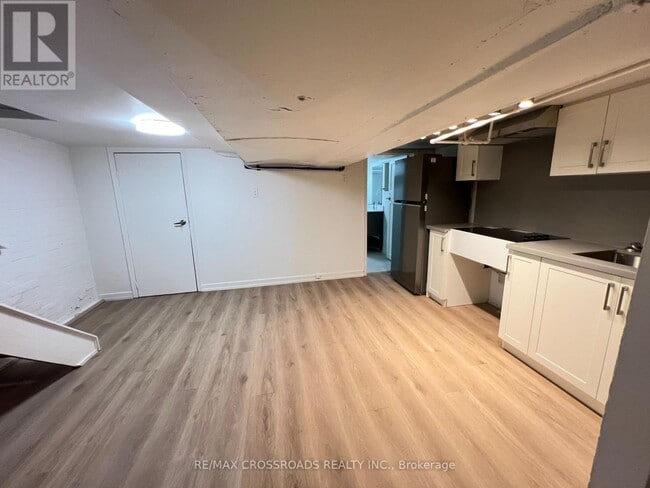 Building Photo - 82 Curzon St