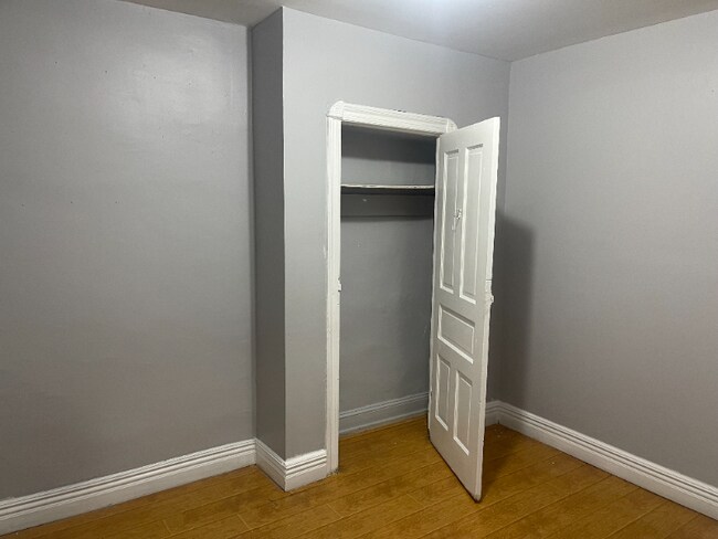 Building Photo - 2113 S 58th St
