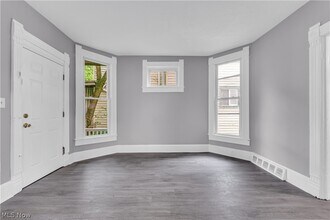 Building Photo - 2050 W 83rd St