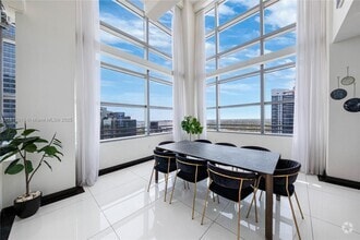 Building Photo - 1395 Brickell Ave
