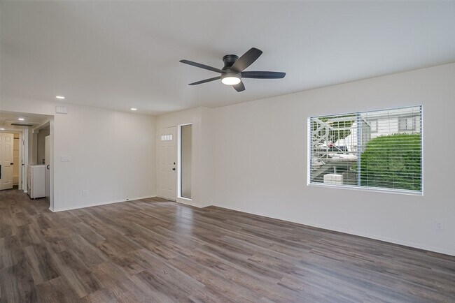 Foto del edificio - 2 bedroom, 2 bath condo near the airport