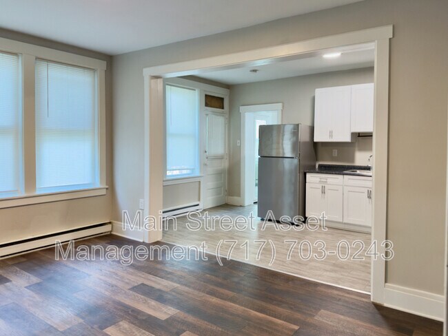 Building Photo - 122 Houston Ave