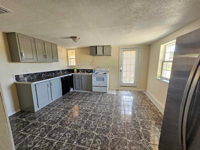 Foto del edificio - 14476 County Rd 185