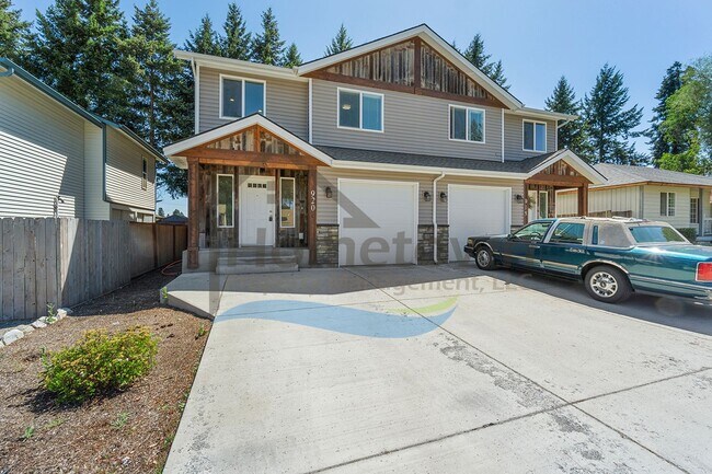 Foto del edificio - 3 Bedroom 3 Bathroom Home with Attached Ga...