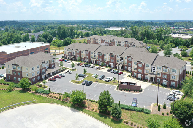 Aerial Photo - Admiral Pointe Apartments