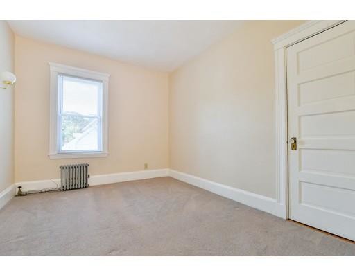Building Photo - 23 Hazelnut Pl