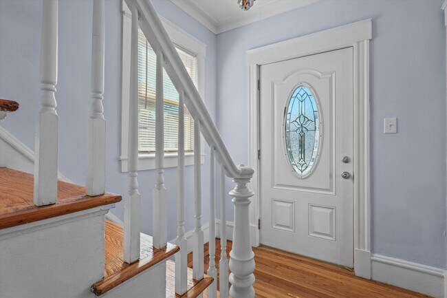 Foto del edificio - Single Family House For Lease steps from UMass Lowell and Downtown Lowell.