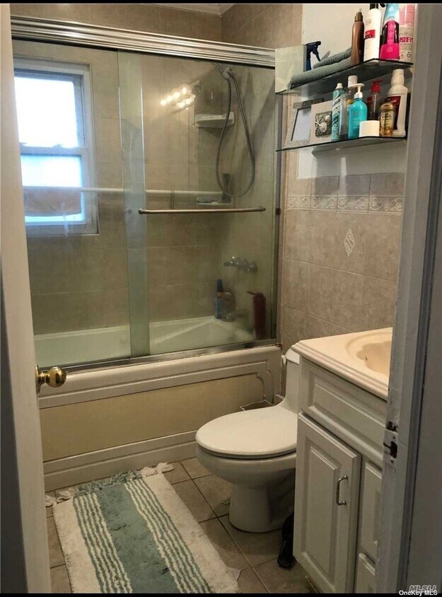 1 Marina Rd Unit 1st Fl, Island Park, NY 11558 Room for Rent in