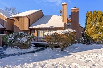 Building Photo - 117 Bluebird Dr