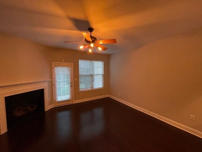 Foto del edificio - Prime North Raleigh Townhome with Dual Suites & Community Pool