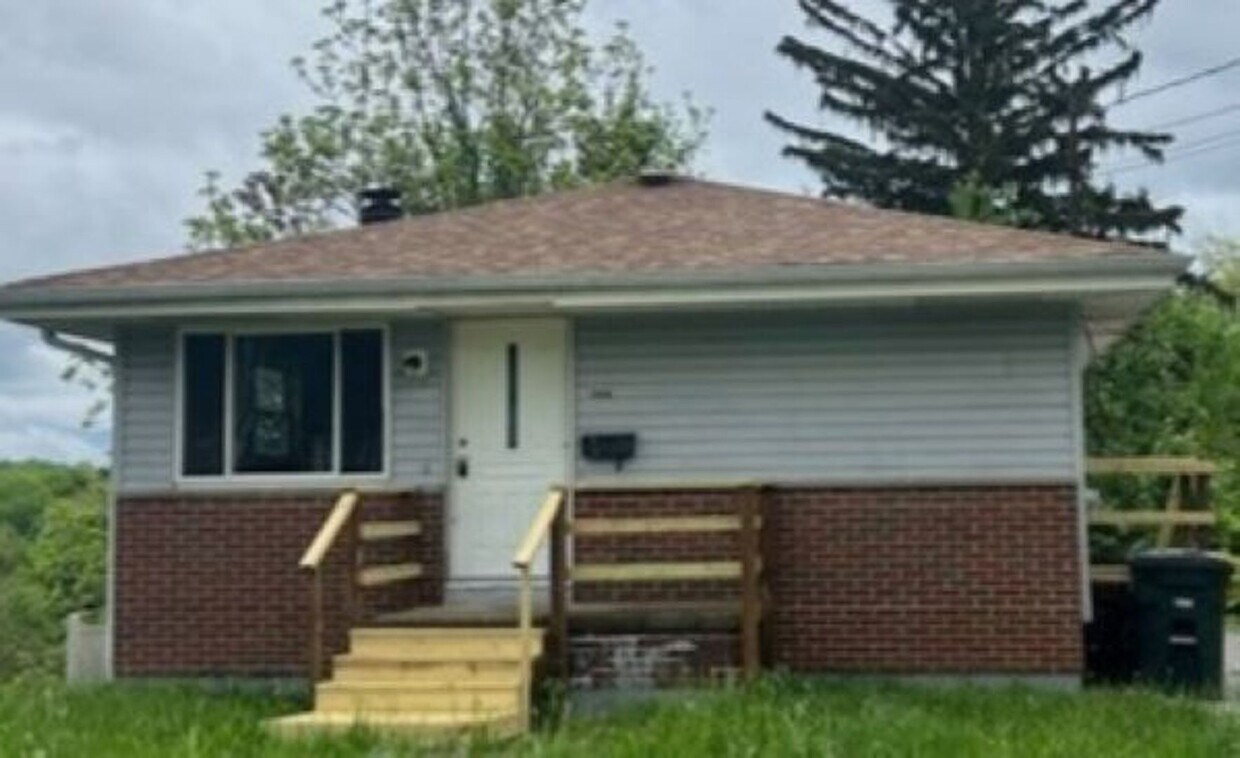 Primary Photo - 417 Malacca St