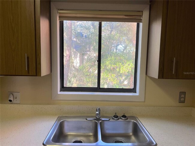 Foto del edificio - 223 Crown Oaks Way