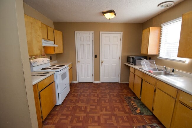 Foto del edificio - Comfortable Opelika Home — Convenient Location