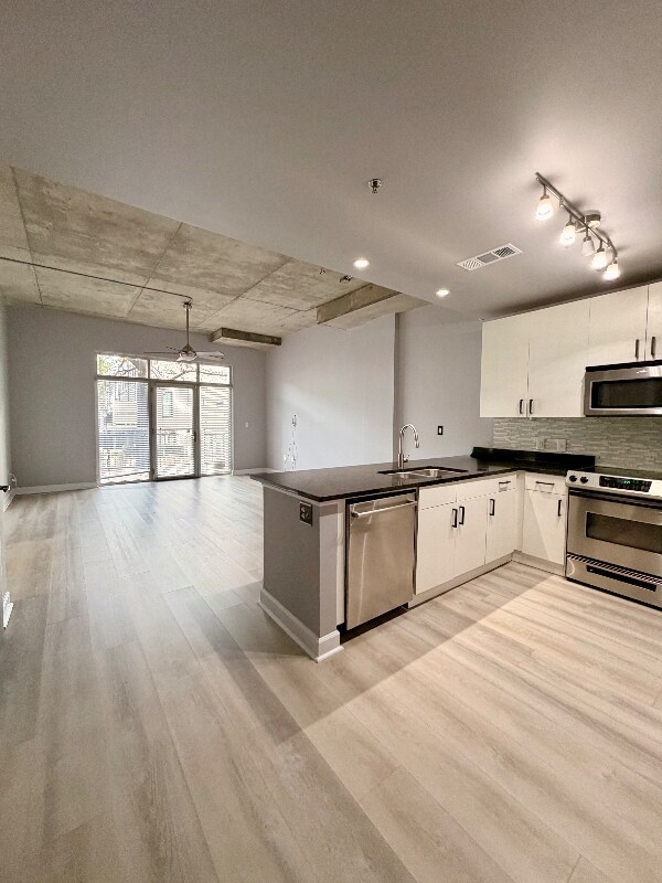 Foto del edificio - 711 Cosmopolitan Dr NE